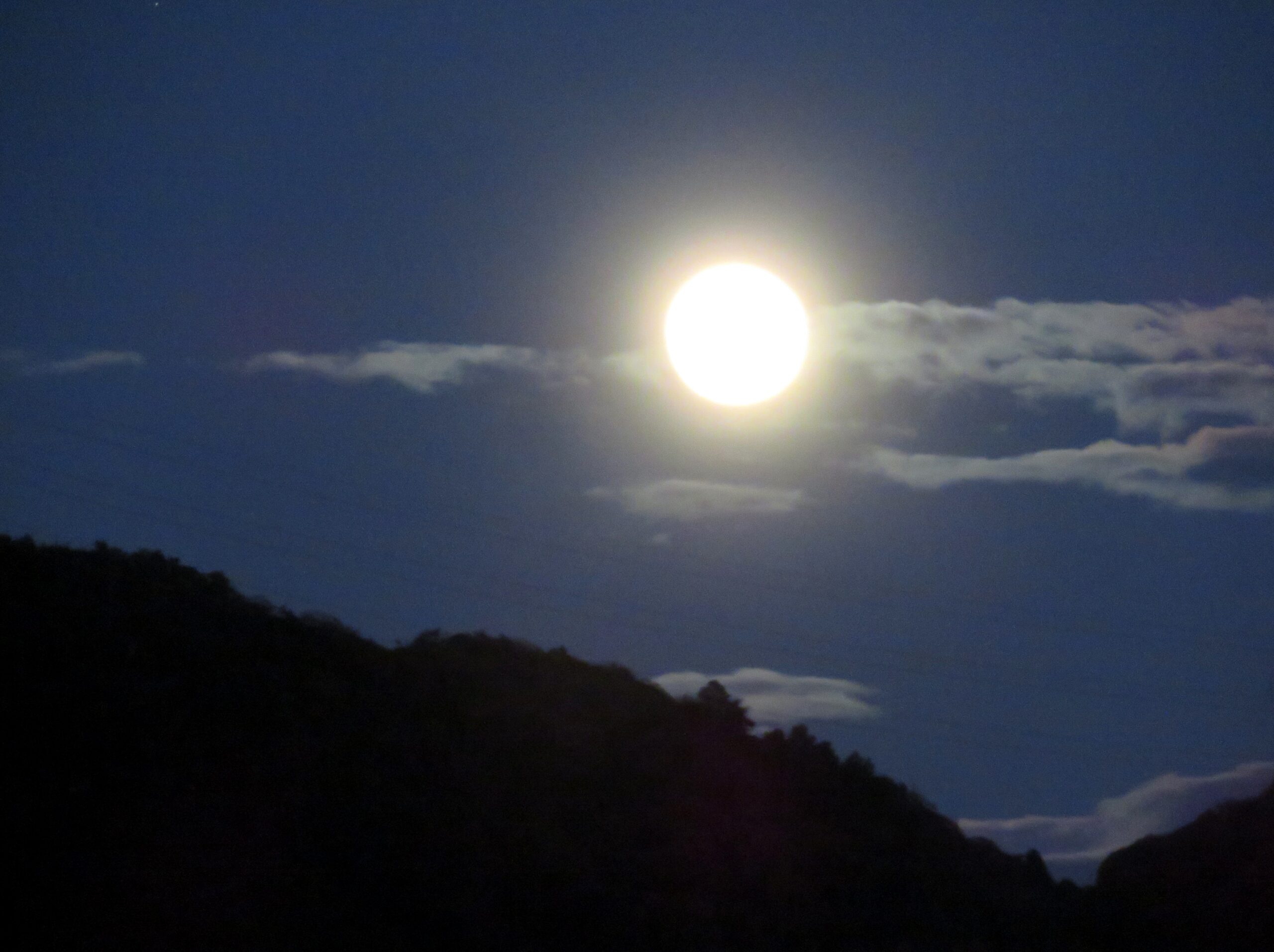 「極端な」満月